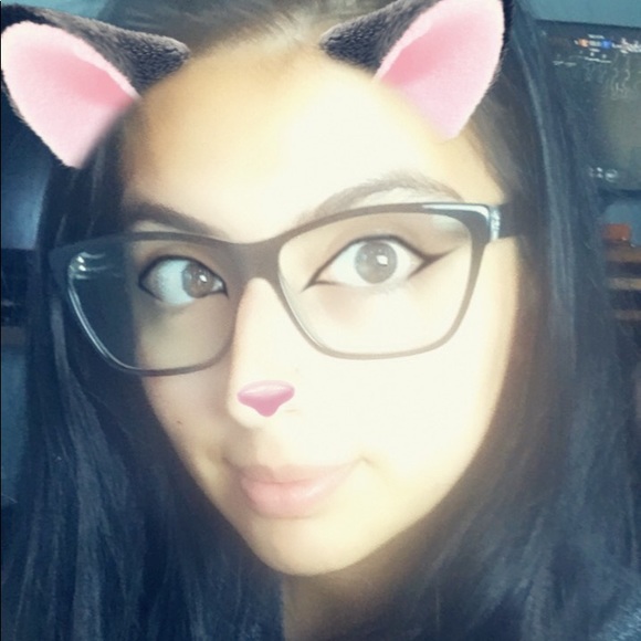 Meet your Posher, Bri - Picture 1 of 1